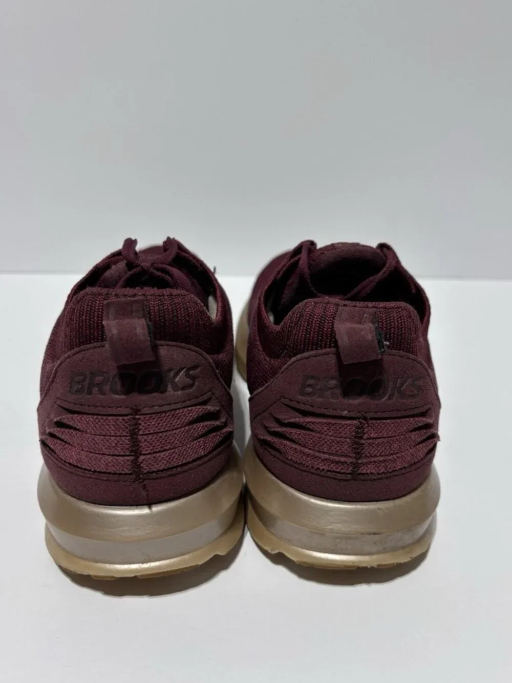 Brooks Women’s Levitate 2 Burgundy Running Shoes, Size 9 M